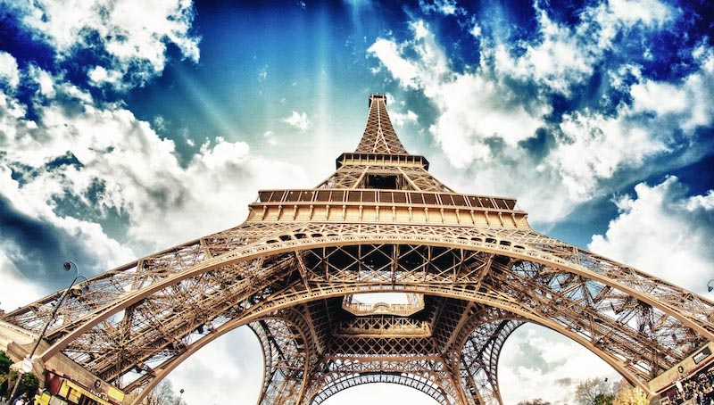 Eiffel En El Cielo - Papel Pintado